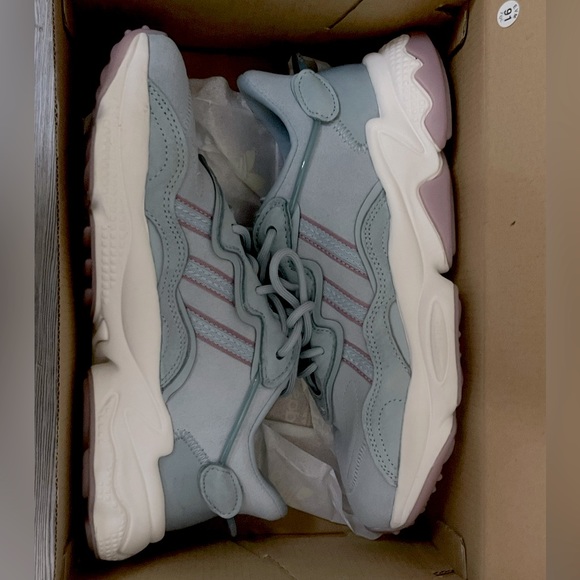 Shoes - Adidas originals Ozweego W